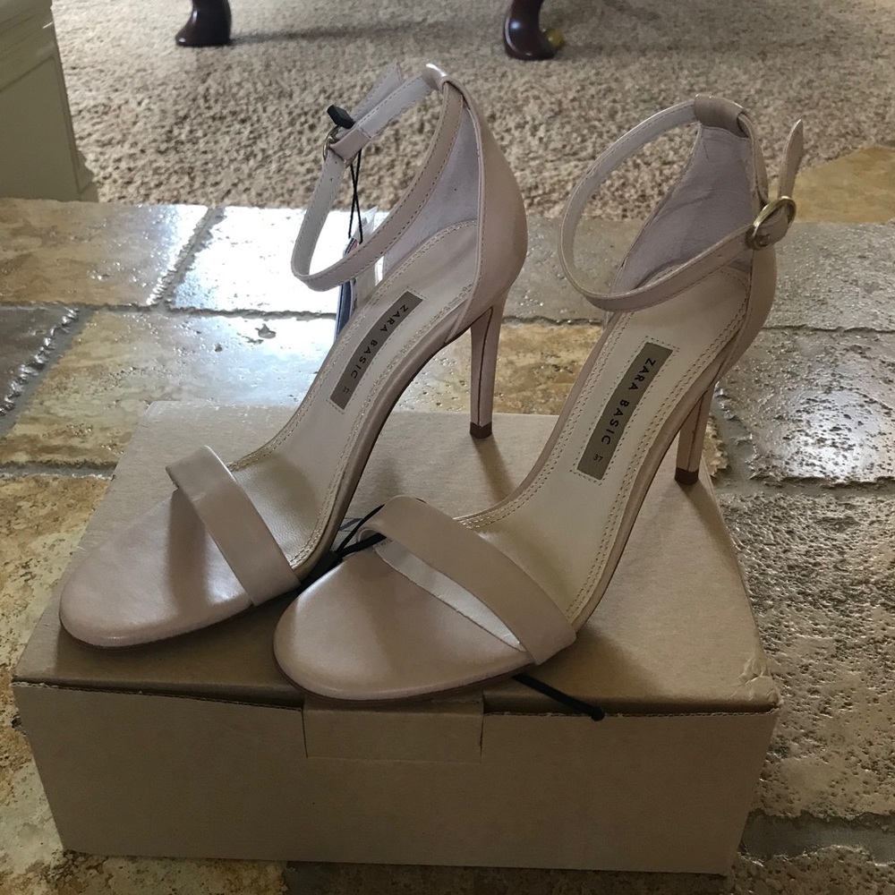 ZARA NWT LEATHER HIGH HEEL SANDALS NUDE SIZE 6.5